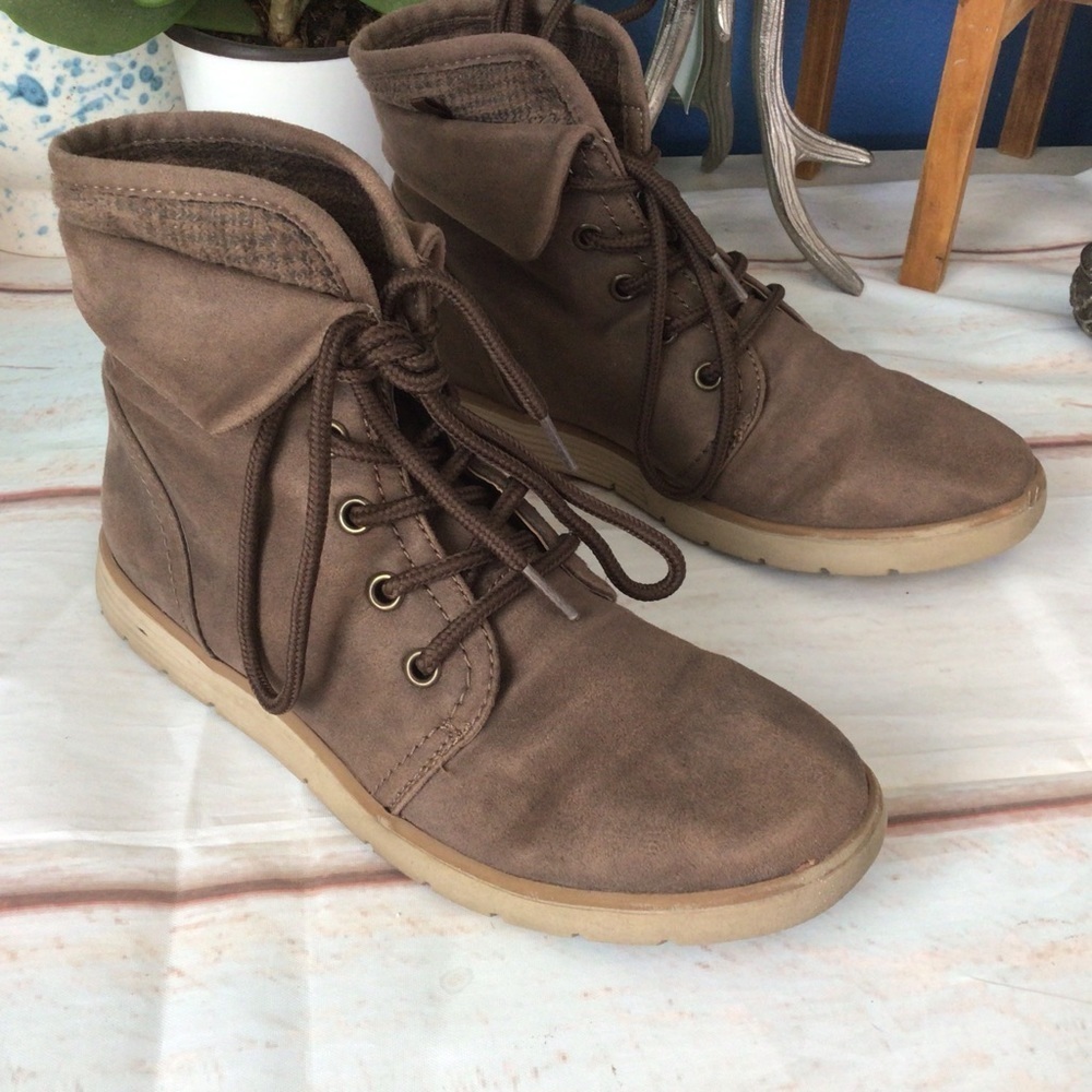 White Cliffs By White Mountain Brown Booties